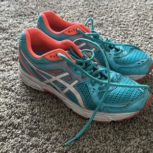 ASICS Gel Contended 2 Size 9